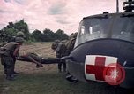 Standbild Betrieb Wahiawa verwundet Luft angehoben Cuchi Süd Vietnam, 1966, aus Sekunde 34 historischem Filmmaterial Videoclip 65675038727