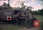 Standbild Betrieb Wahiawa verwundet Luft angehoben Cuchi Süd Vietnam, 1966, aus Sekunde 39 historischem Filmmaterial Videoclip 65675038727