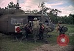 Standbild Betrieb Wahiawa verwundet Luft angehoben Cuchi Süd Vietnam, 1966, aus Sekunde 43 historischem Filmmaterial Videoclip 65675038727