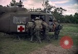 Standbild Betrieb Wahiawa verwundet Luft angehoben Cuchi Süd Vietnam, 1966, aus Sekunde 46 historischem Filmmaterial Videoclip 65675038727