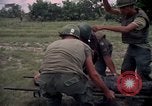 Standbild Betrieb Wahiawa verletzte mit Bell UH-1B Iroquois Huey Hubschrauber Cuchi Süd Vietnam, 1966, aus Sekunde 28 historischem Filmmaterial Videoclip 65675038728