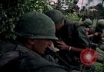 Standbild Betrieb Wahiawa verletzte mit Bell UH-1B Iroquois Huey Hubschrauber Cuchi Süd Vietnam, 1966, aus Sekunde 55 historischem Filmmaterial Videoclip 65675038728