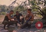 Immagine di 101ª Divisione aviotrasportata in Cambogia Se San Cambogia, 1970, secondo 15 filmato di repertorio 65675038729