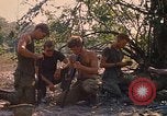 Immagine di 101ª Divisione aviotrasportata in Cambogia Se San Cambogia, 1970, secondo 31 filmato di repertorio 65675038729