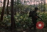 Standbild 101st Airborne Division Se San Kambodscha, 1970, aus Sekunde 59 historischem Filmmaterial Videoclip 65675038730