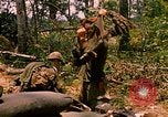 Standbild 101st Airborne Division Gang Papageien Schnabel Kambodscha, 1970, aus Sekunde 6 historischem Filmmaterial Videoclip 65675038732
