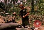 Standbild 101st Airborne Division Gang Papageien Schnabel Kambodscha, 1970, aus Sekunde 11 historischem Filmmaterial Videoclip 65675038732