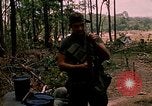 Standbild 101st Airborne Division Gang Papageien Schnabel Kambodscha, 1970, aus Sekunde 40 historischem Filmmaterial Videoclip 65675038732