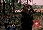 Standbild 101st Airborne Division Gang Papageien Schnabel Kambodscha, 1970, aus Sekunde 41 historischem Filmmaterial Videoclip 65675038732