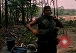 Standbild 101st Airborne Division Gang Papageien Schnabel Kambodscha, 1970, aus Sekunde 43 historischem Filmmaterial Videoclip 65675038732