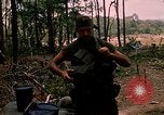 Standbild 101st Airborne Division Gang Papageien Schnabel Kambodscha, 1970, aus Sekunde 44 historischem Filmmaterial Videoclip 65675038732