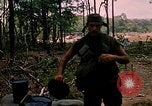Standbild 101st Airborne Division Gang Papageien Schnabel Kambodscha, 1970, aus Sekunde 47 historischem Filmmaterial Videoclip 65675038732