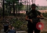 Standbild 101st Airborne Division Gang Papageien Schnabel Kambodscha, 1970, aus Sekunde 48 historischem Filmmaterial Videoclip 65675038732