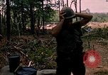 Standbild 101st Airborne Division Gang Papageien Schnabel Kambodscha, 1970, aus Sekunde 50 historischem Filmmaterial Videoclip 65675038732