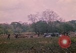 Standbild 101st Airborne Division Gang Papageien Schnabel Kambodscha, 1970, aus Sekunde 57 historischem Filmmaterial Videoclip 65675038732
