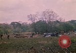 Standbild 101st Airborne Division Gang Papageien Schnabel Kambodscha, 1970, aus Sekunde 59 historischem Filmmaterial Videoclip 65675038732