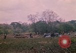 Standbild 101st Airborne Division Gang Papageien Schnabel Kambodscha, 1970, aus Sekunde 60 historischem Filmmaterial Videoclip 65675038732
