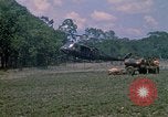 Standbild 101st Airborne Division Soldaten board Hubschrauber Papageien Schnabel Kambodscha, 1970, aus Sekunde 28 historischem Filmmaterial Videoclip 65675038733