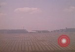 Immagine di Elicotteri trasportano 101st Airborne Pappagalli becco Cambogia, 1970, secondo 60 filmato di repertorio 65675038735