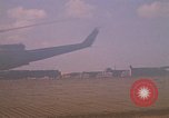 Immagine di Elicotteri trasportano 101st Airborne Pappagalli becco Cambogia, 1970, secondo 62 filmato di repertorio 65675038735