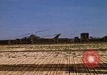 Standbild 101st Airborne Division Pleiku Vietnam, 1970, aus Sekunde 12 historischem Filmmaterial Videoclip 65675038740