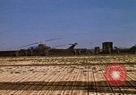 Standbild 101st Airborne Division Pleiku Vietnam, 1970, aus Sekunde 13 historischem Filmmaterial Videoclip 65675038740