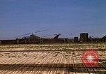 Standbild 101st Airborne Division Pleiku Vietnam, 1970, aus Sekunde 14 historischem Filmmaterial Videoclip 65675038740