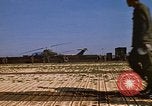Standbild 101st Airborne Division Pleiku Vietnam, 1970, aus Sekunde 15 historischem Filmmaterial Videoclip 65675038740