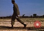 Standbild 101st Airborne Division Pleiku Vietnam, 1970, aus Sekunde 16 historischem Filmmaterial Videoclip 65675038740
