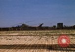 Standbild 101st Airborne Division Pleiku Vietnam, 1970, aus Sekunde 21 historischem Filmmaterial Videoclip 65675038740