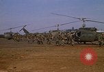 Standbild 101st Airborne Division Pleiku Vietnam, 1970, aus Sekunde 25 historischem Filmmaterial Videoclip 65675038740