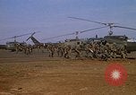 Standbild 101st Airborne Division Pleiku Vietnam, 1970, aus Sekunde 28 historischem Filmmaterial Videoclip 65675038740