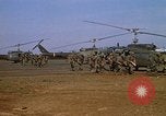 Standbild 101st Airborne Division Pleiku Vietnam, 1970, aus Sekunde 30 historischem Filmmaterial Videoclip 65675038740