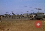 Standbild 101st Airborne Division Pleiku Vietnam, 1970, aus Sekunde 42 historischem Filmmaterial Videoclip 65675038740
