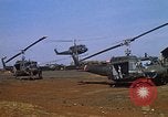 Standbild 101st Airborne Division Pleiku Vietnam, 1970, aus Sekunde 46 historischem Filmmaterial Videoclip 65675038740