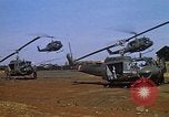 Standbild 101st Airborne Division Pleiku Vietnam, 1970, aus Sekunde 53 historischem Filmmaterial Videoclip 65675038740