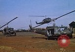 Standbild 101st Airborne Division Pleiku Vietnam, 1970, aus Sekunde 55 historischem Filmmaterial Videoclip 65675038740