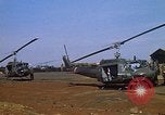 Standbild 101st Airborne Division Pleiku Vietnam, 1970, aus Sekunde 58 historischem Filmmaterial Videoclip 65675038740