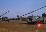 Standbild 101st Airborne Division Pleiku Vietnam, 1970, aus Sekunde 59 historischem Filmmaterial Videoclip 65675038740