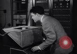 Standbild Radar im zivilen Verkehr und Wetter Anwendungen United States USA, 1946, aus Sekunde 23 historischem Filmmaterial Videoclip 65675038745