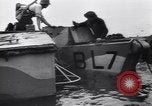 Image Soldats alliés faits prisonniers de guerre Dieppe France, 1942, de la seconde 4 séquences d'archives historiques vidéo 65675038755