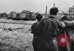 Image Soldats alliés faits prisonniers de guerre Dieppe France, 1942, de la seconde 19 séquences d'archives historiques vidéo 65675038755