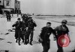 Image Soldats alliés faits prisonniers de guerre Dieppe France, 1942, de la seconde 20 séquences d'archives historiques vidéo 65675038755