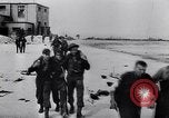 Image Soldats alliés faits prisonniers de guerre Dieppe France, 1942, de la seconde 21 séquences d'archives historiques vidéo 65675038755