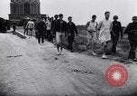 Image Soldats alliés faits prisonniers de guerre Dieppe France, 1942, de la seconde 27 séquences d'archives historiques vidéo 65675038755