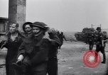 Image Soldats alliés faits prisonniers de guerre Dieppe France, 1942, de la seconde 61 séquences d'archives historiques vidéo 65675038755