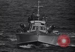 Standbild Britisches U-Boot Mittelmeer, 1942, aus Sekunde 30 historischem Filmmaterial Videoclip 65675038772