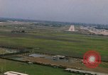 Standbild Flugzeuge landen Thailand, 1967, aus Sekunde 5 historischem Filmmaterial Videoclip 65675038787