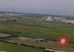 Standbild Flugzeuge landen Thailand, 1967, aus Sekunde 6 historischem Filmmaterial Videoclip 65675038787