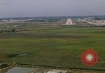 Standbild Flugzeuge landen Thailand, 1967, aus Sekunde 12 historischem Filmmaterial Videoclip 65675038787